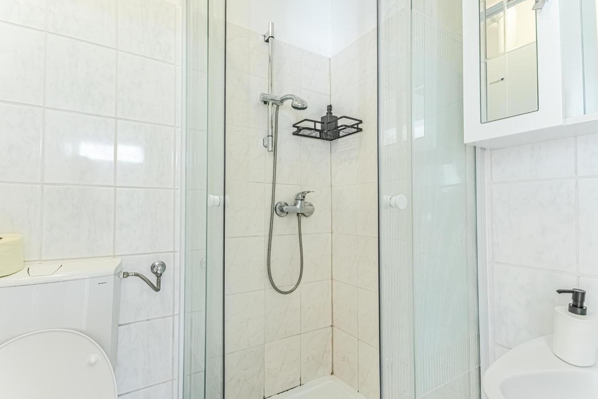 City Vibes: 1Br Apt, 10 Min To Westbahnhof Wiedeń Zewnętrze zdjęcie