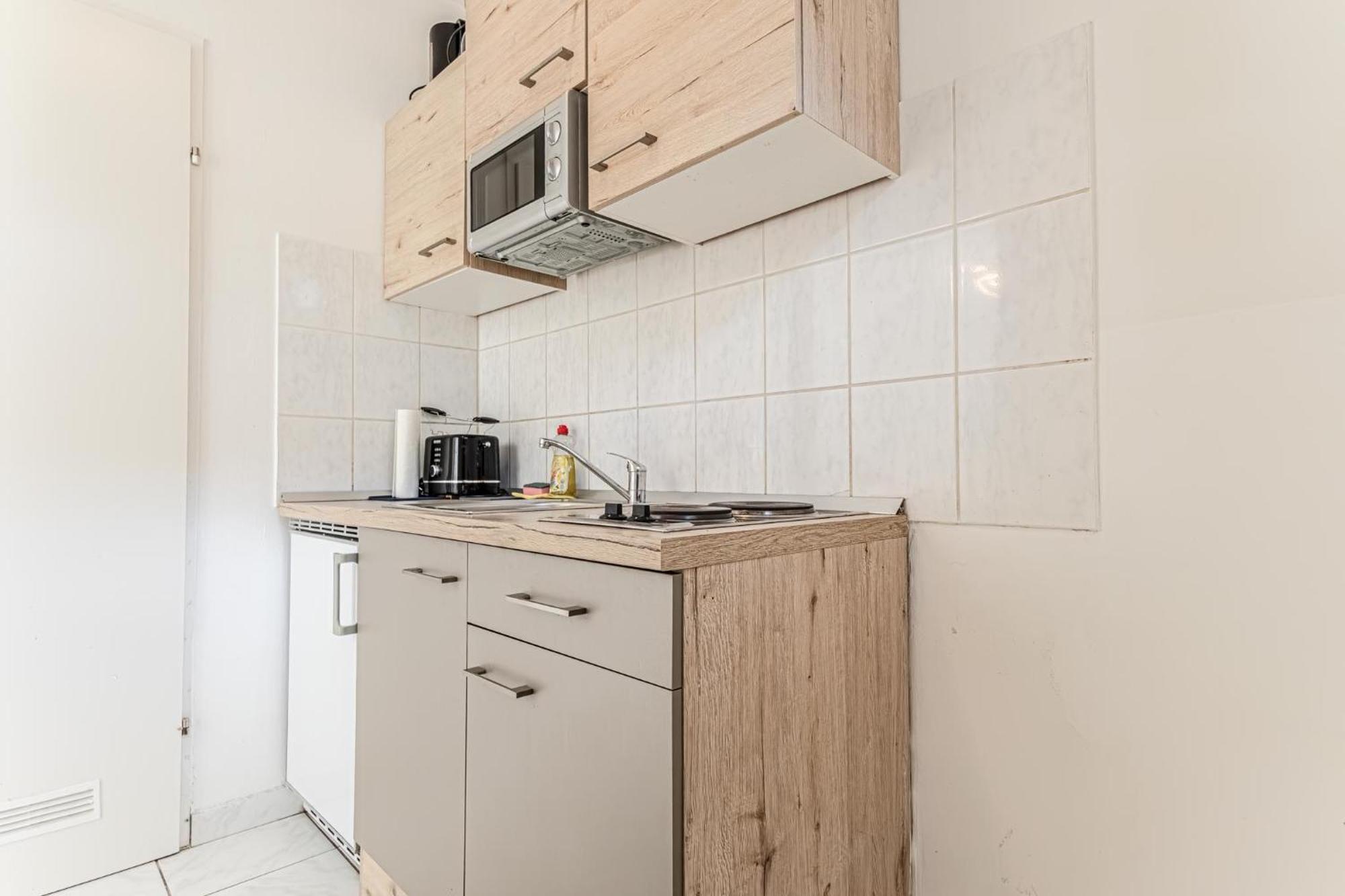 City Vibes: 1Br Apt, 10 Min To Westbahnhof Wiedeń Zewnętrze zdjęcie