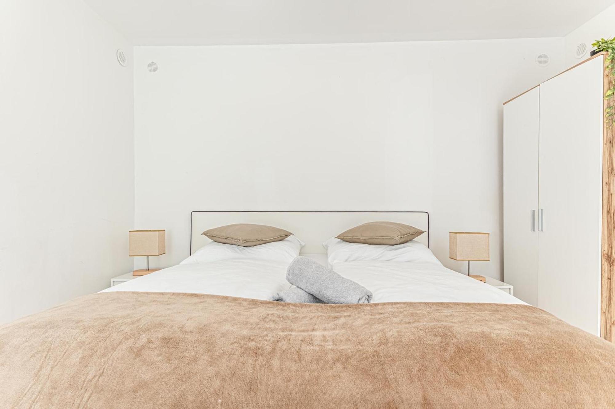 City Vibes: 1Br Apt, 10 Min To Westbahnhof Wiedeń Zewnętrze zdjęcie
