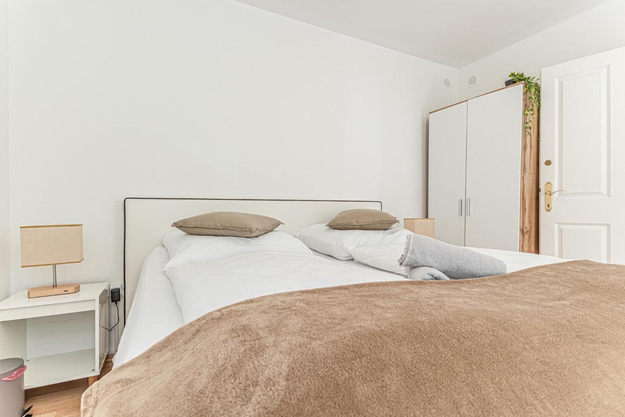 City Vibes: 1Br Apt, 10 Min To Westbahnhof Wiedeń Zewnętrze zdjęcie