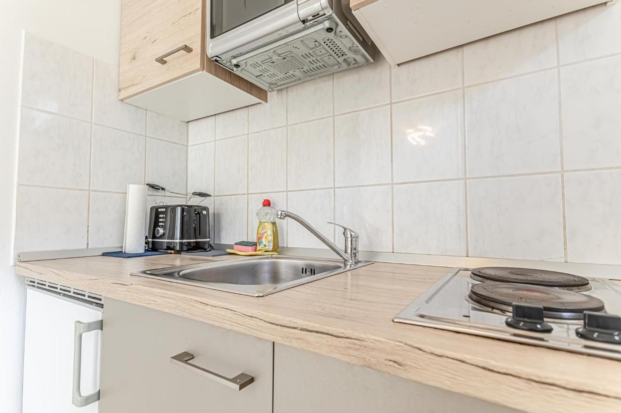 City Vibes: 1Br Apt, 10 Min To Westbahnhof Wiedeń Zewnętrze zdjęcie