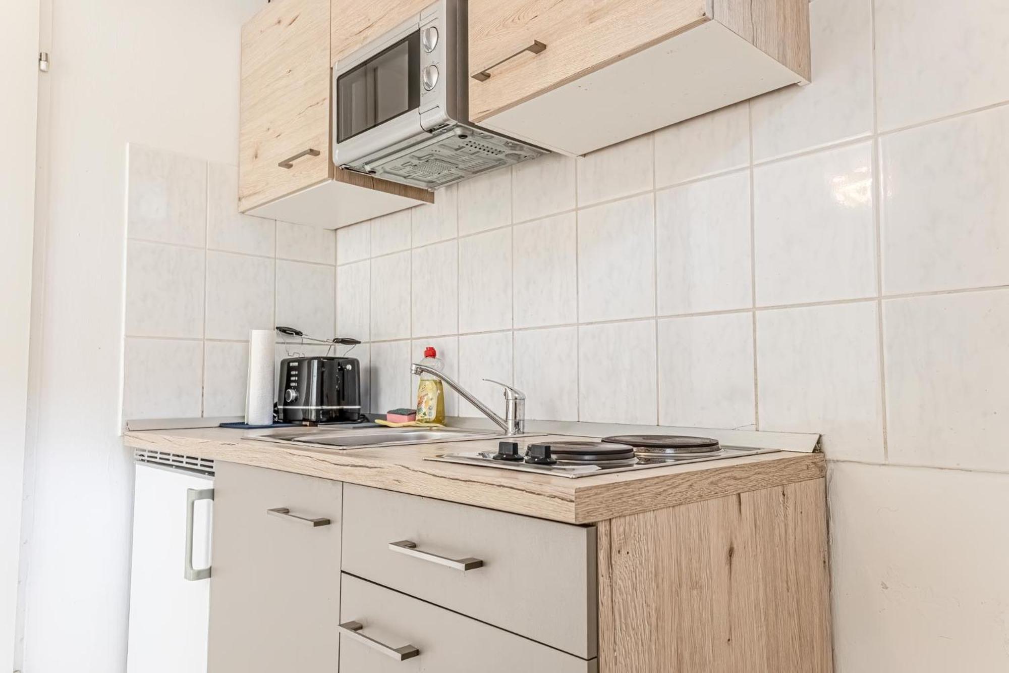 City Vibes: 1Br Apt, 10 Min To Westbahnhof Wiedeń Zewnętrze zdjęcie