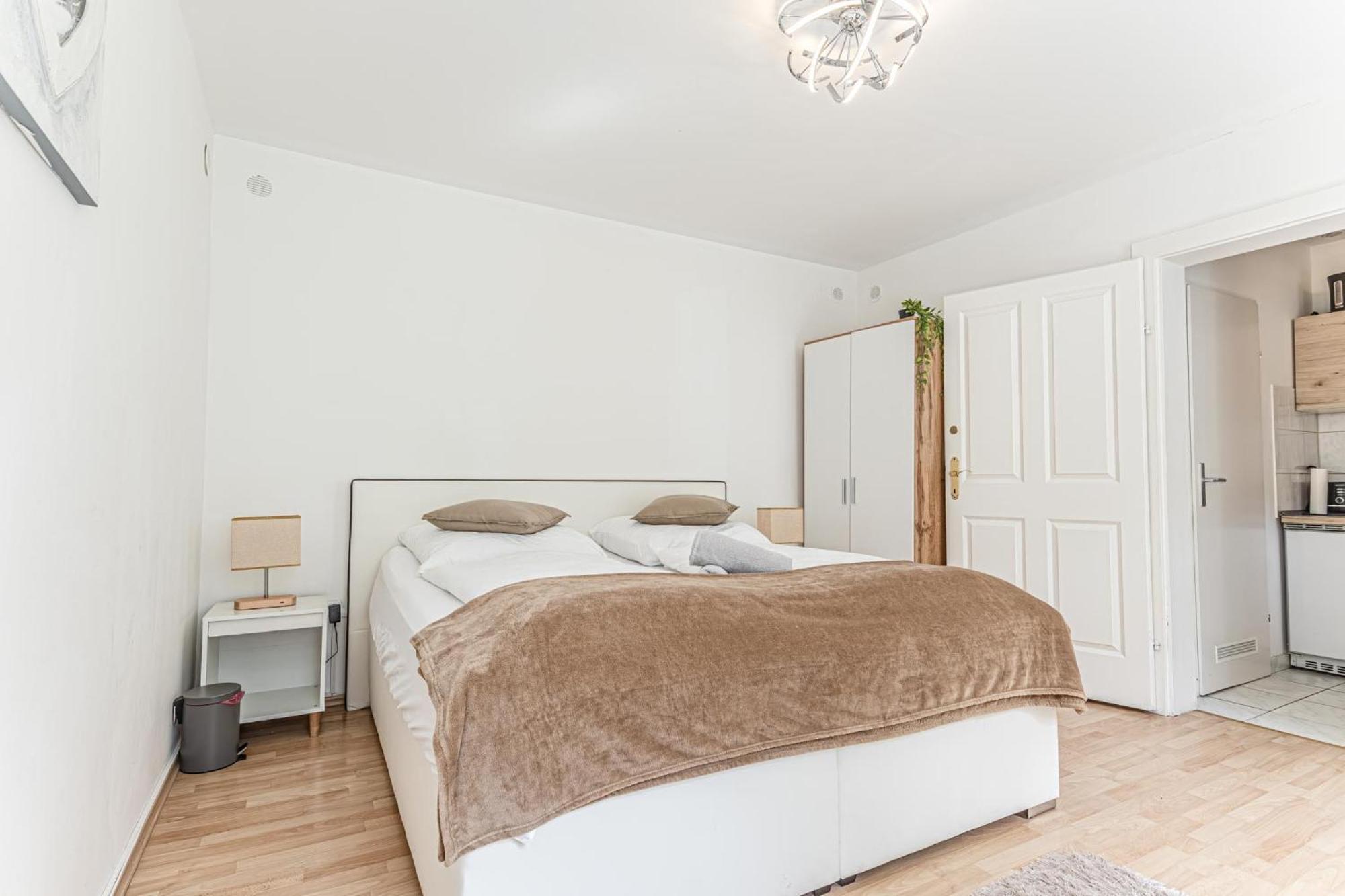 City Vibes: 1Br Apt, 10 Min To Westbahnhof Wiedeń Zewnętrze zdjęcie