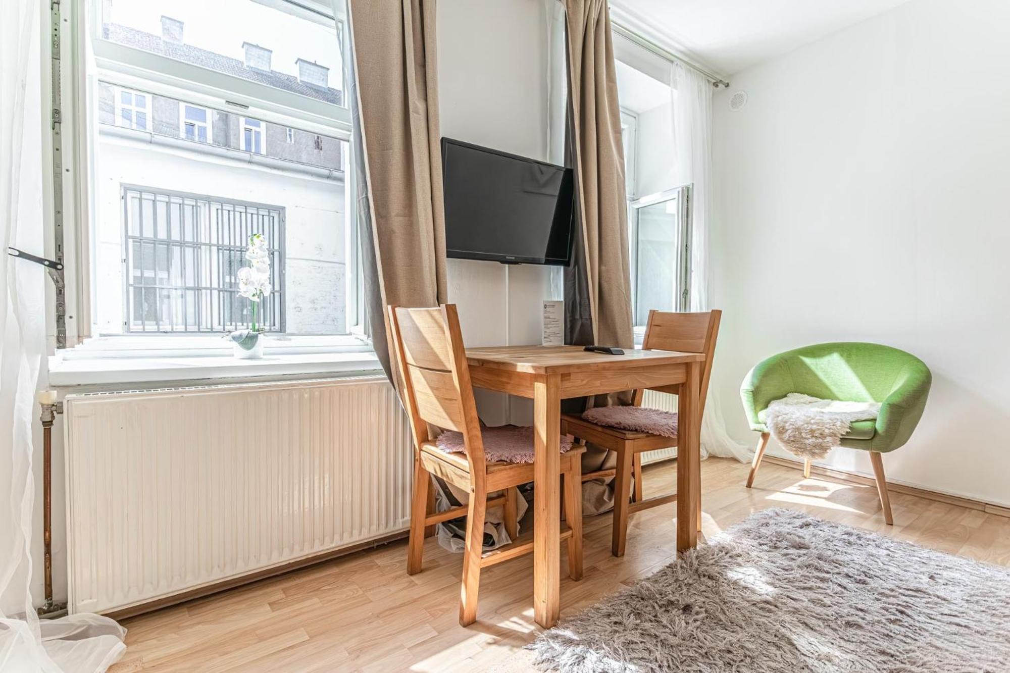 City Vibes: 1Br Apt, 10 Min To Westbahnhof Wiedeń Zewnętrze zdjęcie